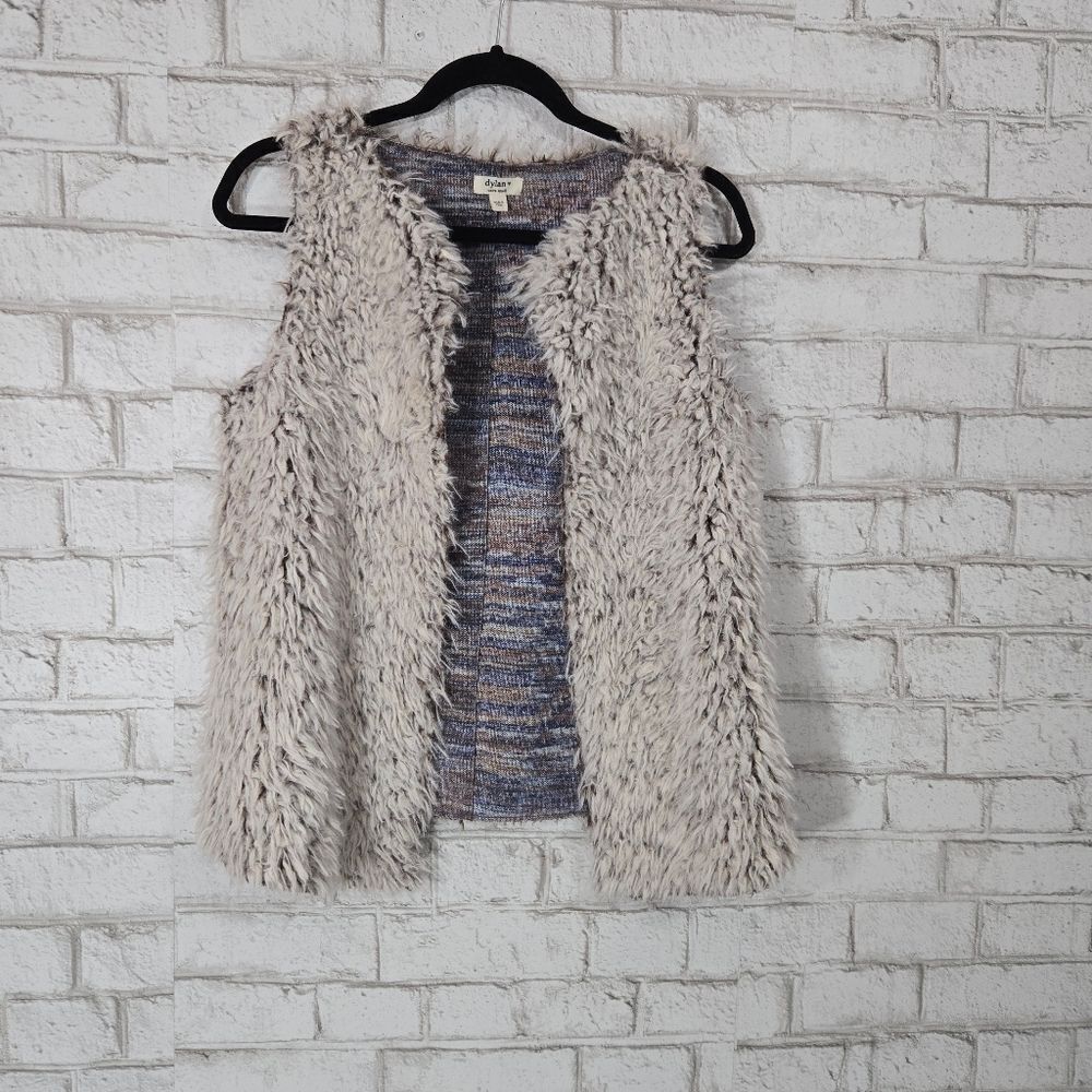 dylan cute‎ furry vest